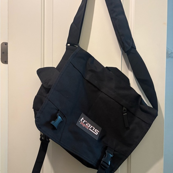 Jansport Black Messenger Bag Durable and Practical - Picture 1 of 4